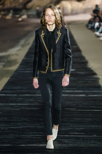 Look 42